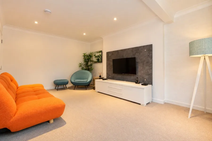 Sugden Road, Thames Ditton, KT7, photo 4