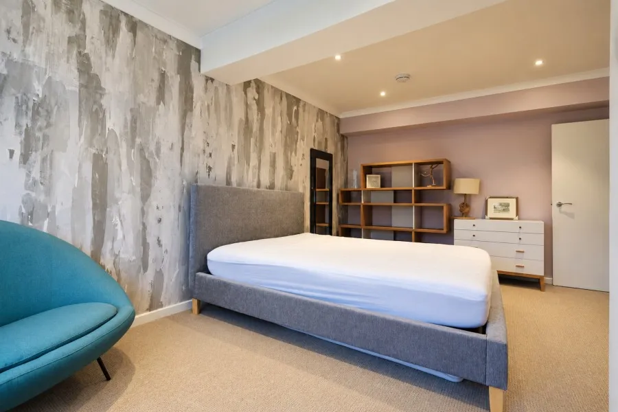 Sugden Road, Thames Ditton, KT7, photo 9