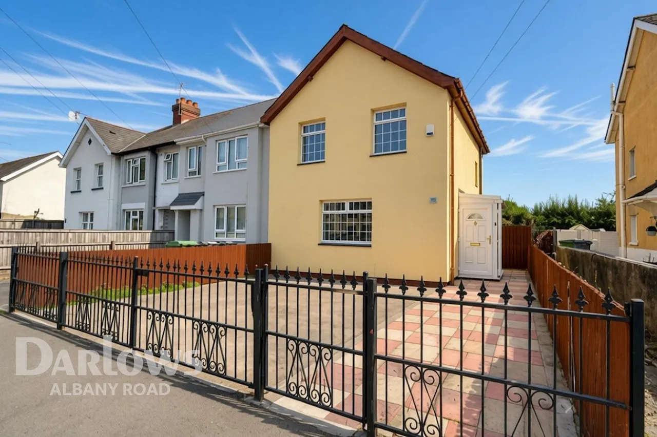3 bed house for sale, Tweedsmuir Road, Cardiff