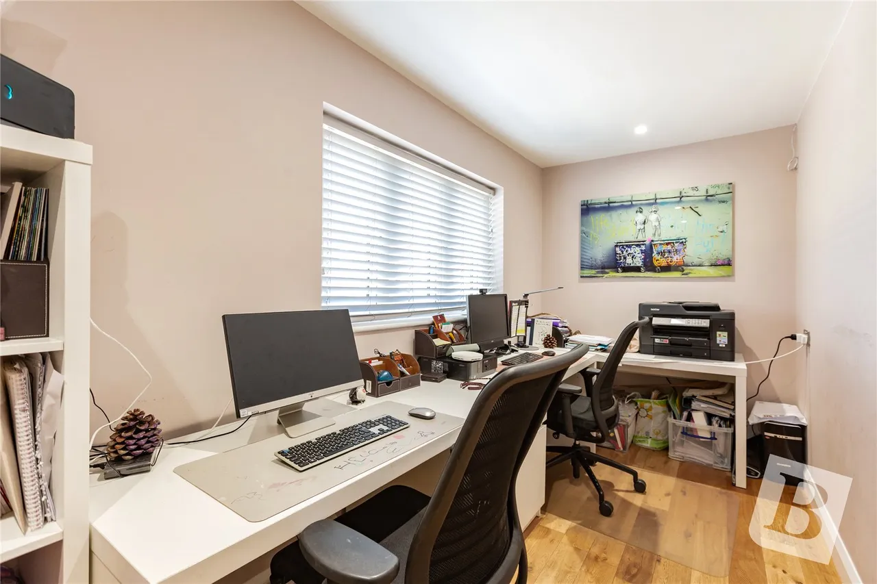 Ashwells Road, Pilgrims Hatch, CM15, photo 16