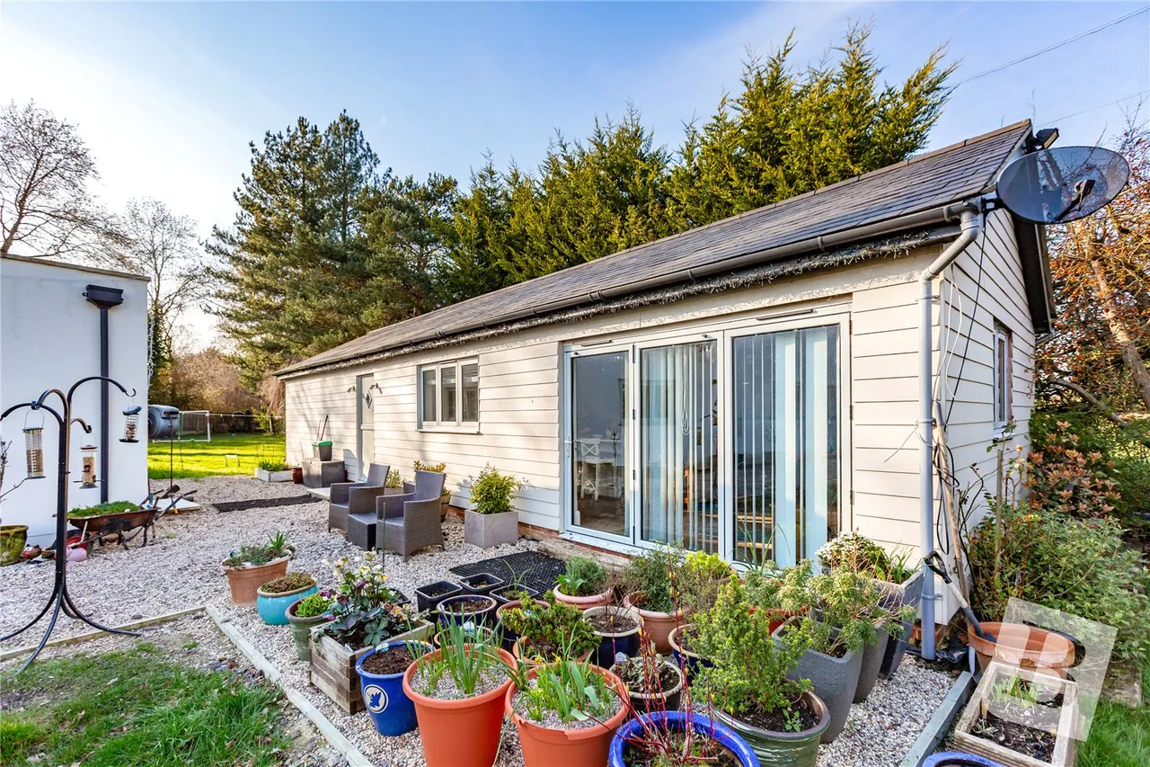 Ashwells Road, Pilgrims Hatch, CM15, photo 41