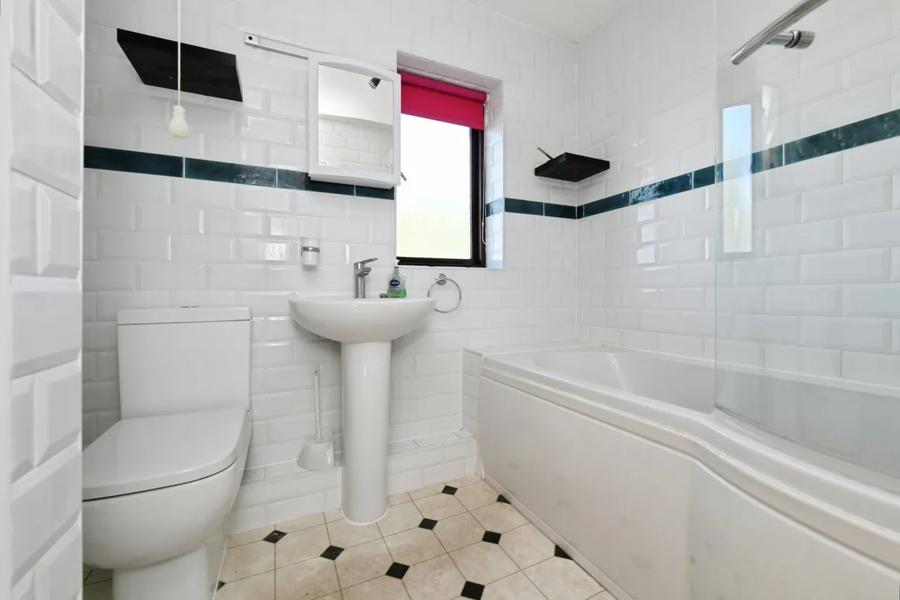 Rosewood Lane, Shoeburyness, Southend-on-Sea, Essex, SS3, photo 13