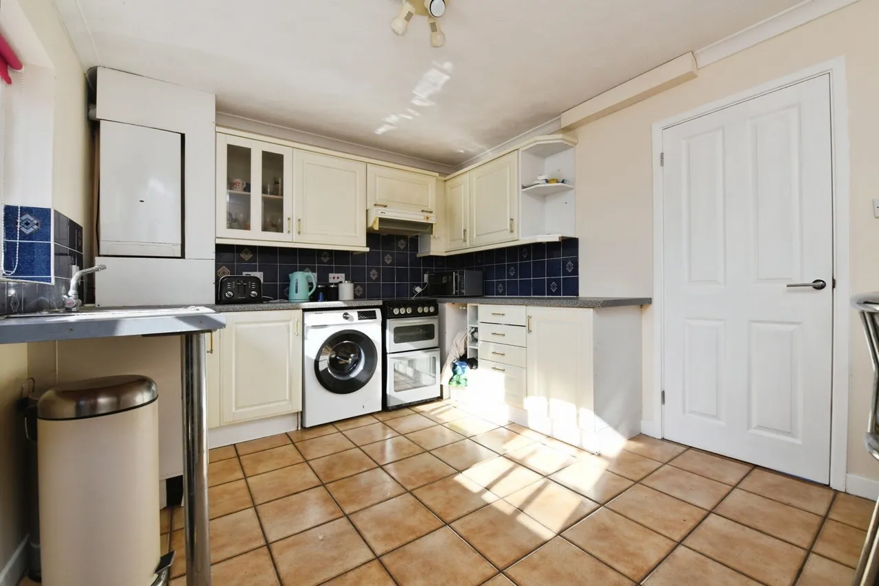 Rosewood Lane, Shoeburyness, Southend-on-Sea, Essex, SS3, photo 7