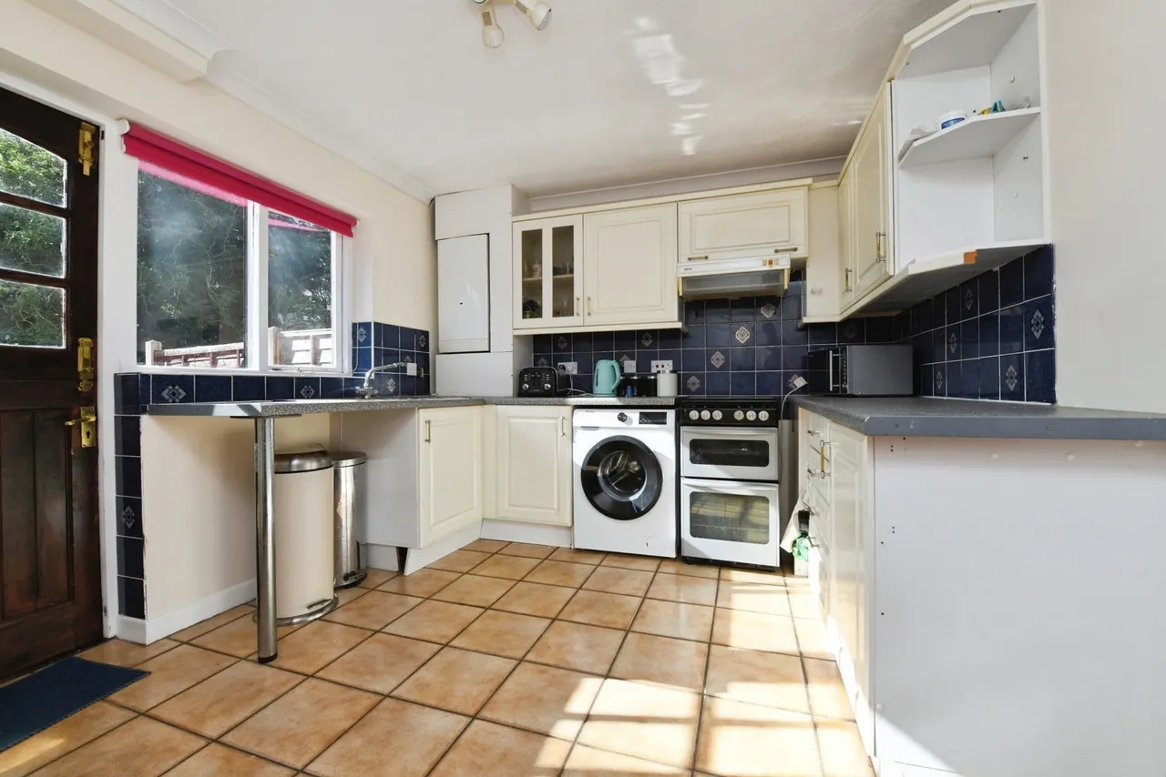 Rosewood Lane, Shoeburyness, Southend-on-Sea, Essex, SS3, photo 4