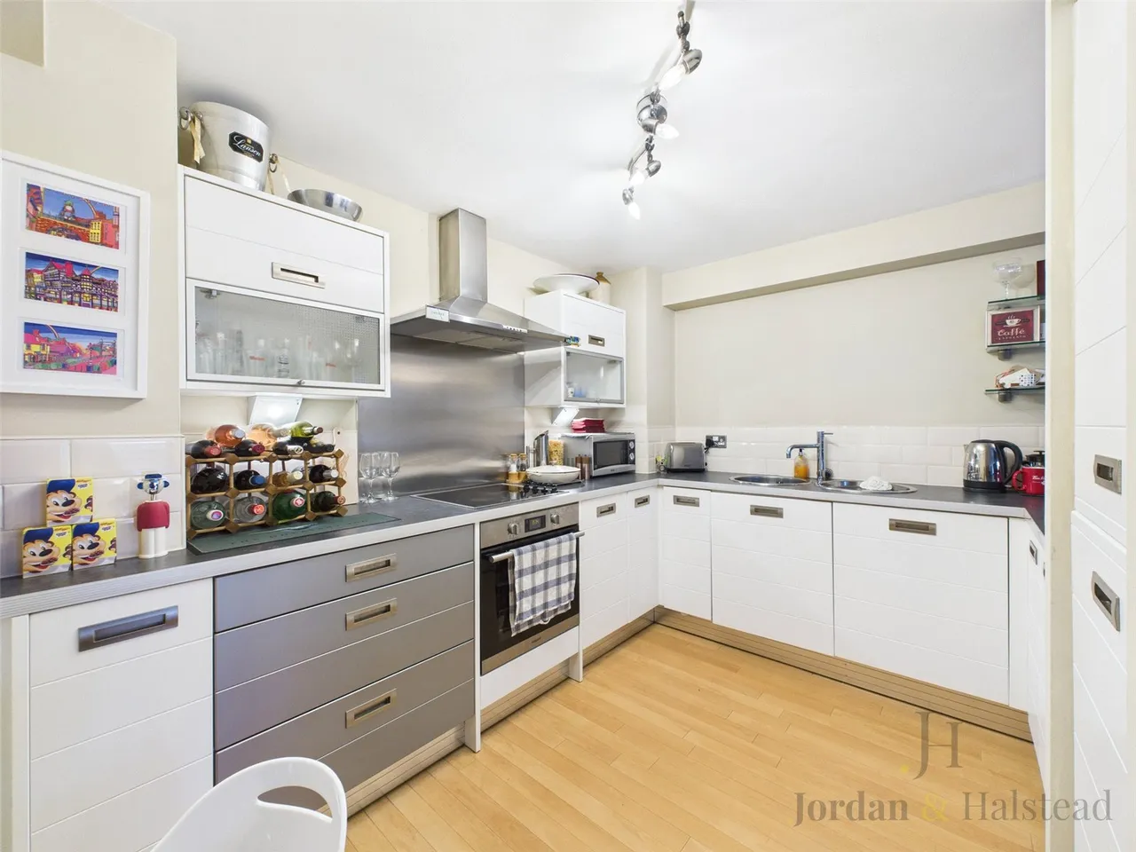 Wharton Court, Hoole Lane, Chester, Cheshire, CH2 3DH, photo 2