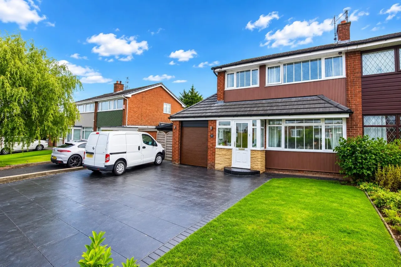 3 bed house for sale — Cherryclough Way, Blackburn