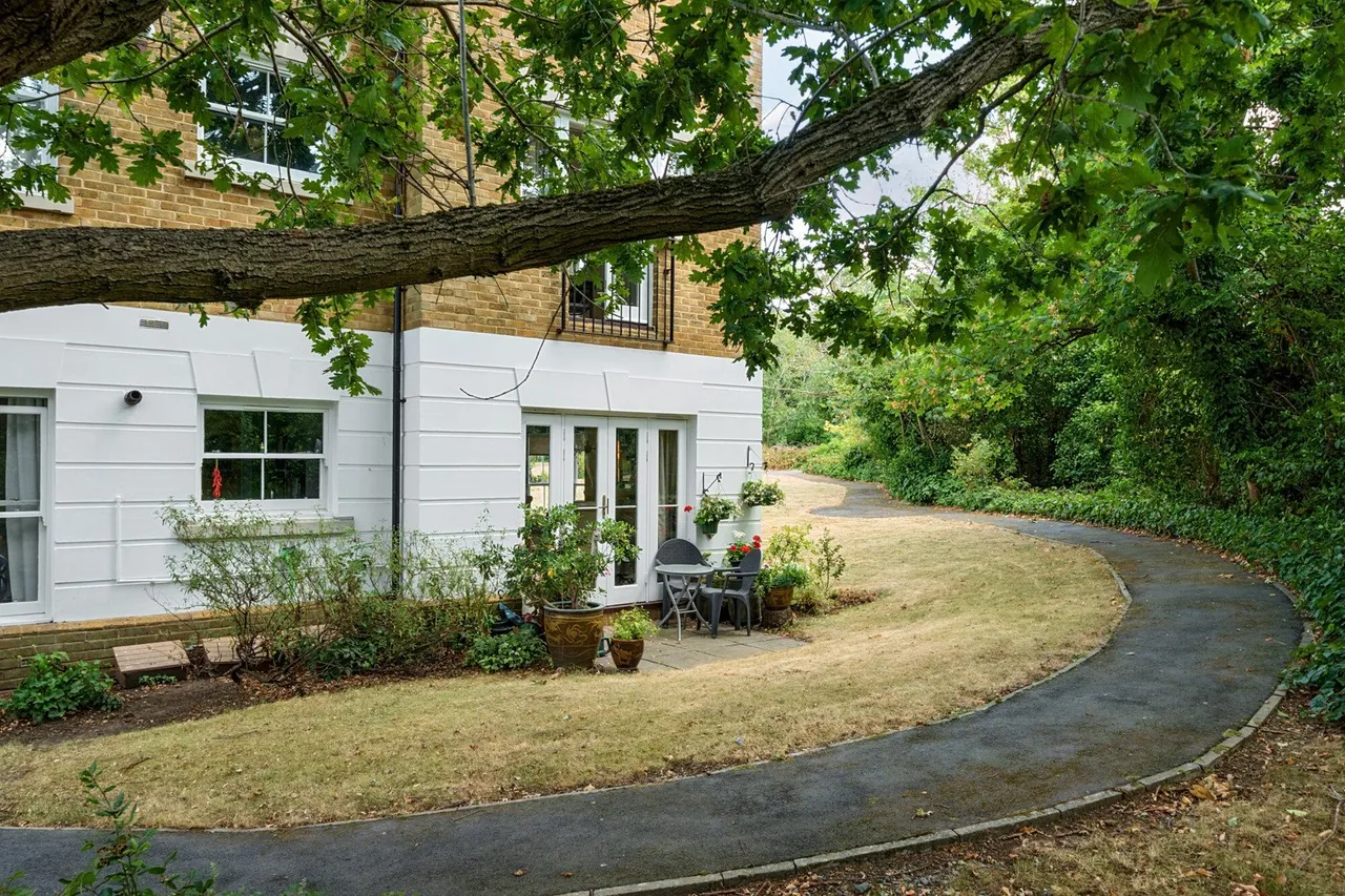 Cedars Close, London, SE13, photo 40