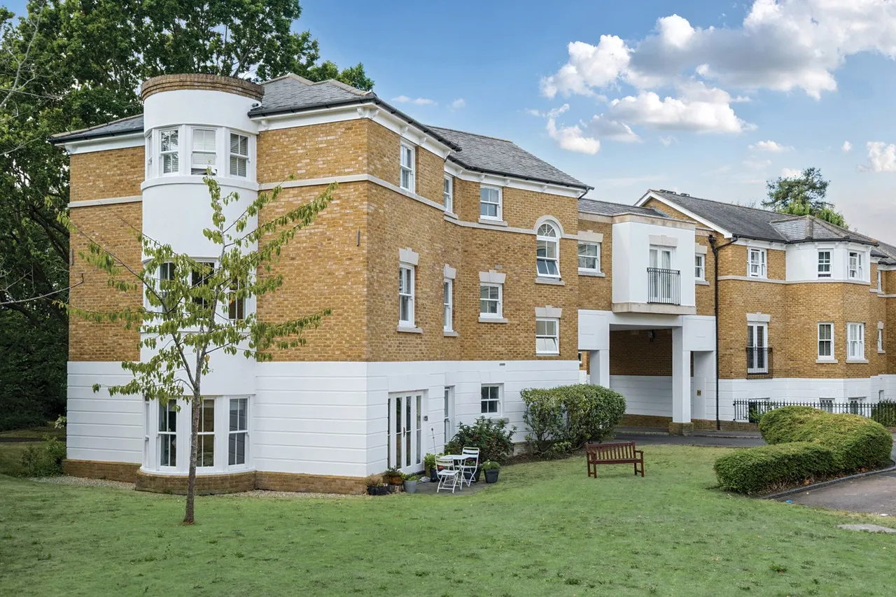 2 bed flat for sale — Cedars Close, London, SE13