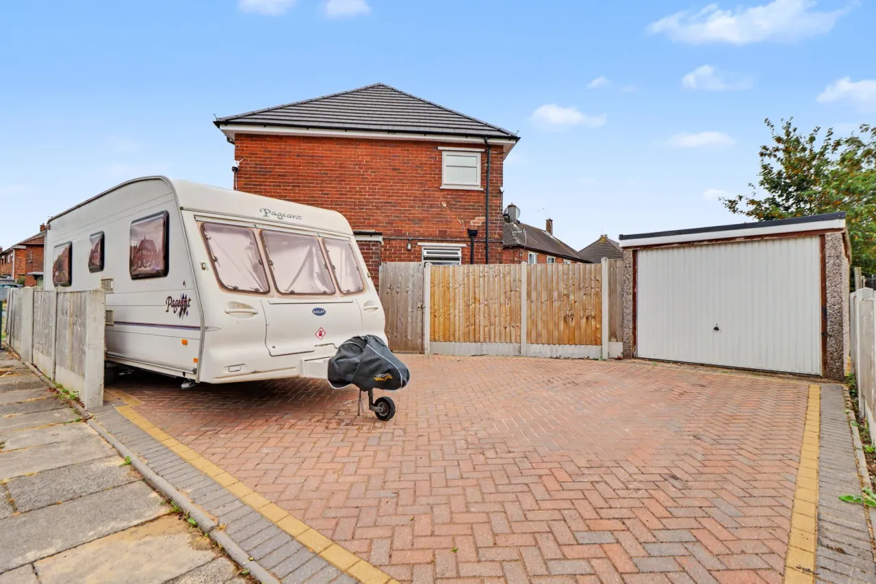 Finstock Avenue, Stoke-On-Trent, photo 17