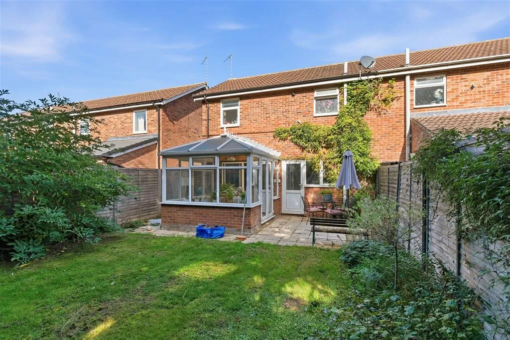Cedar Road, Stamford, PE9, photo 2