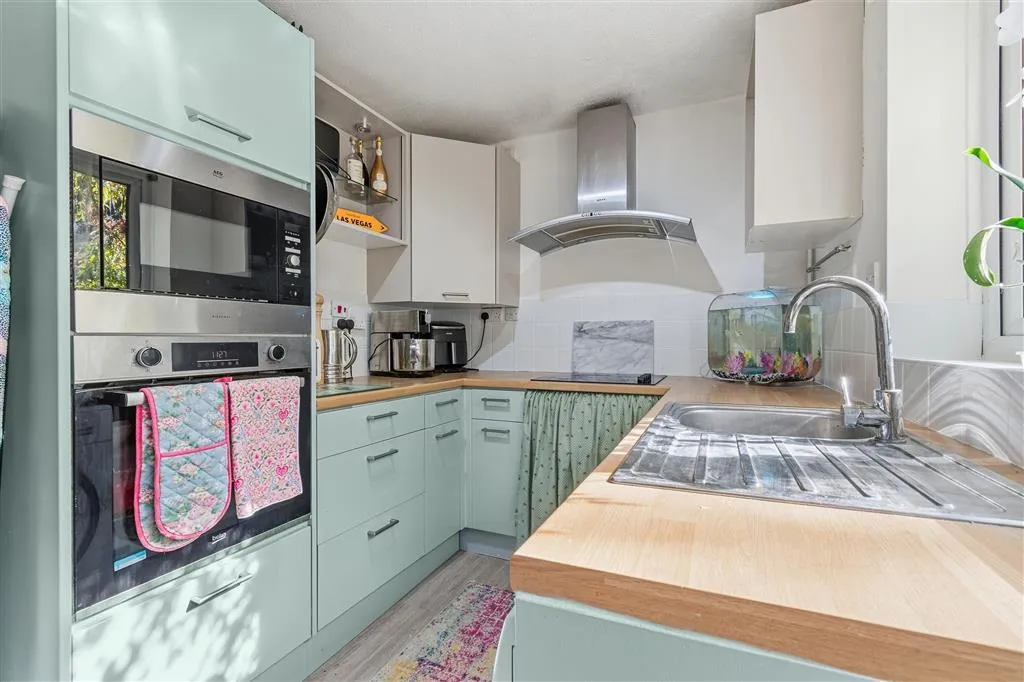 Cedar Road, Stamford, PE9, photo 9