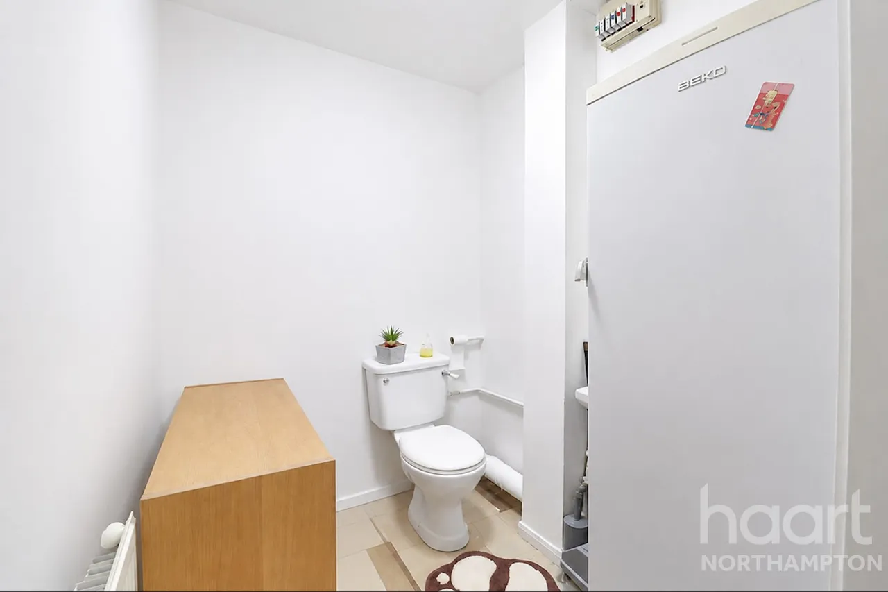 Nicholls Court, Northampton, NN3, photo 5
