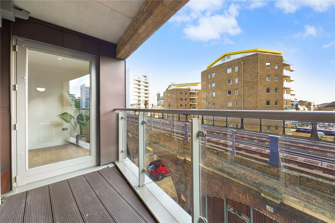 Vitruvian Court, Limehouse Basin, E14, photo 16