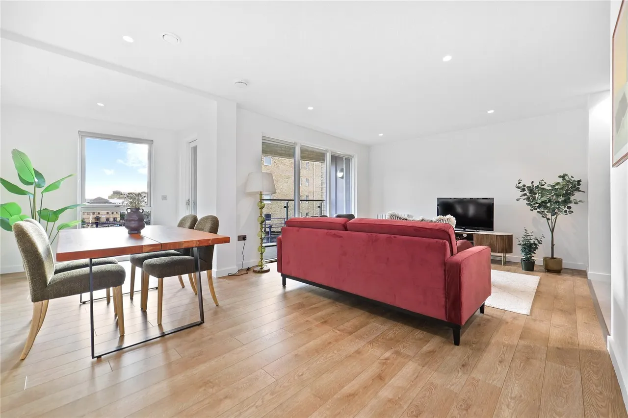 3 bed flat for sale, Vitruvian Court, Limehouse Basin, E14