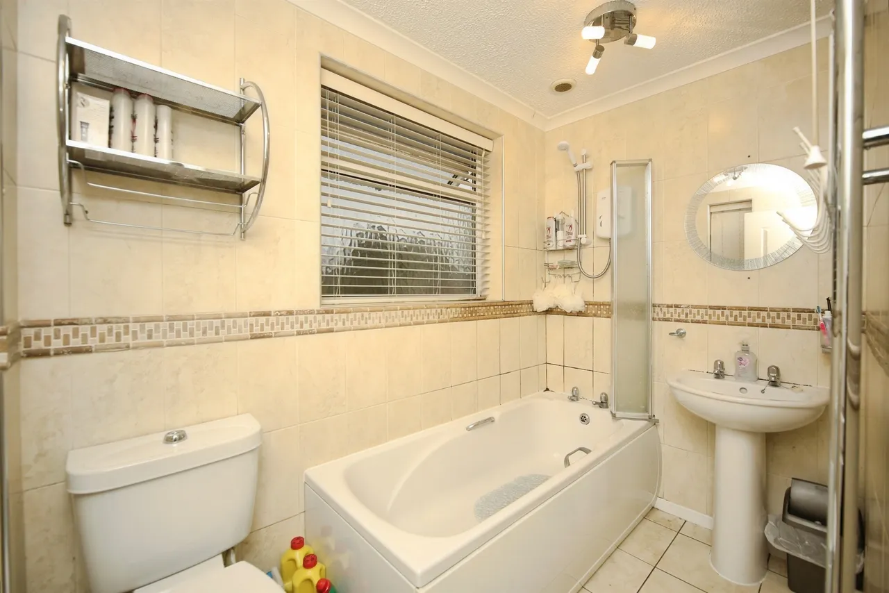 Lammas Close, Solihull, B92, photo 12