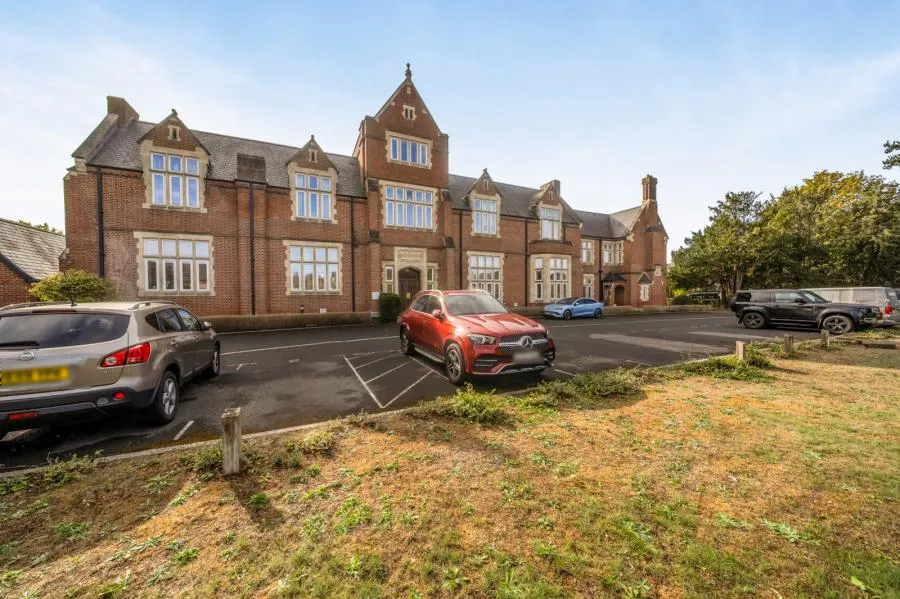 2 bed flat for sale, Enborne Road, Newbury, RG14