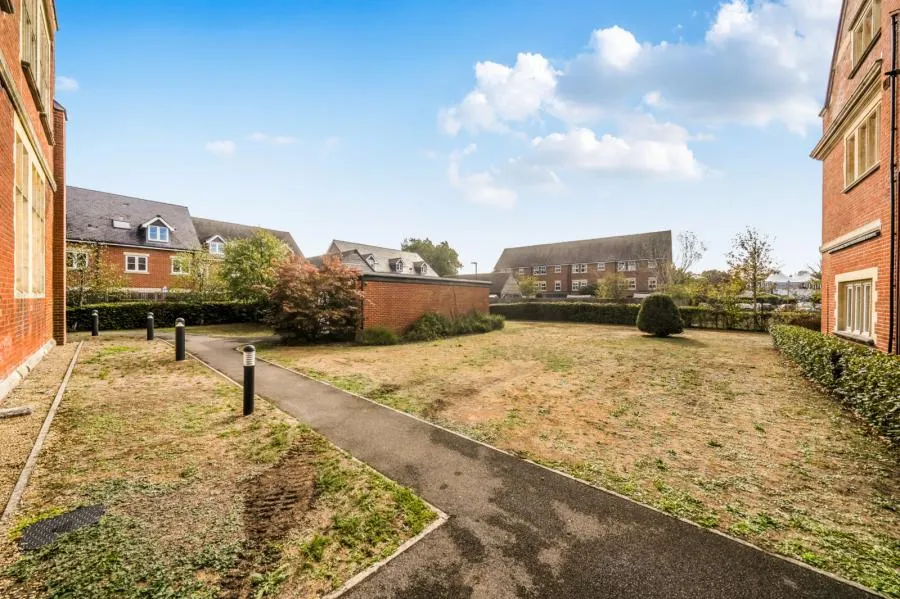 Enborne Road, Newbury, RG14, photo 18