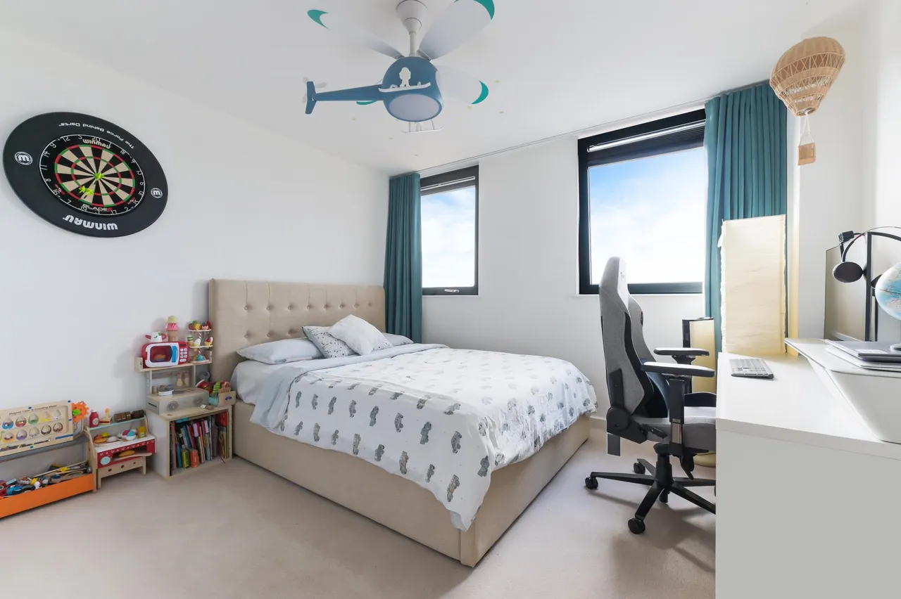 Baltic Avenue, Brentford, TW8, photo 7