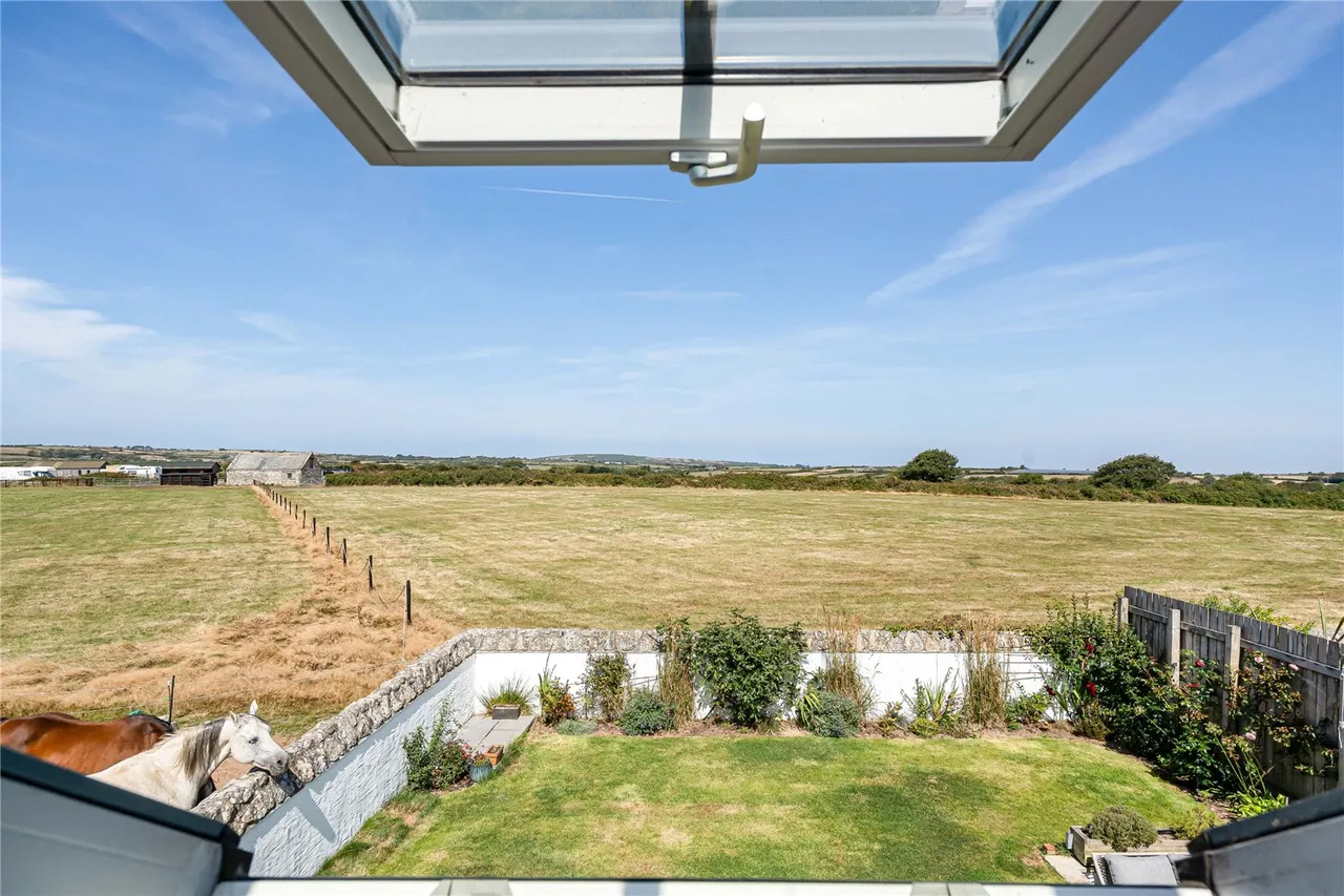 4 bed house for sale, Hendra, Stithians, TR3