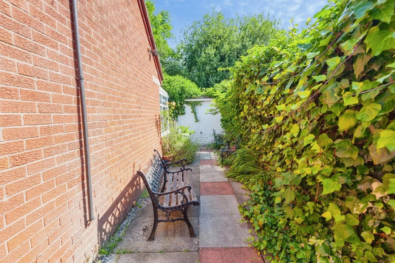 Crompton Drive, Liverpool, L12, photo 16