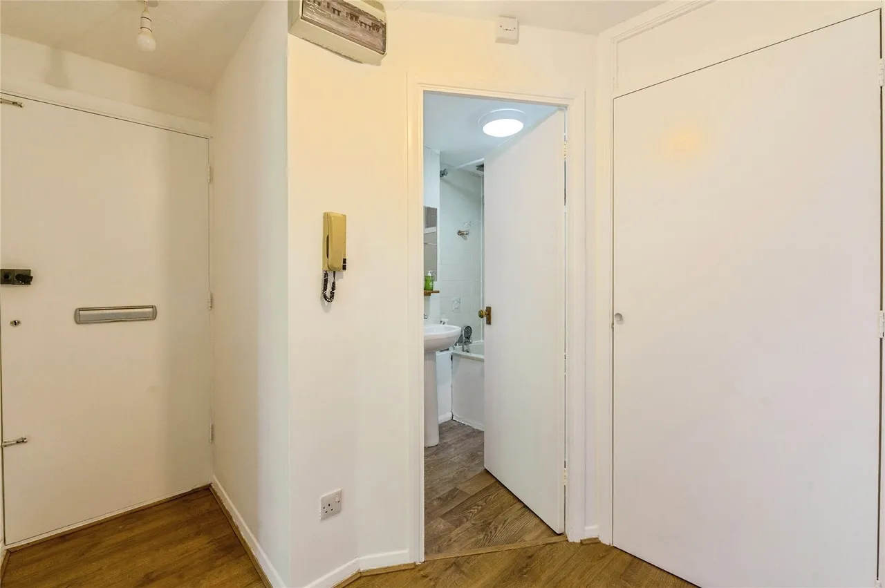 Conway Gardens, Grays, RM17, photo 5