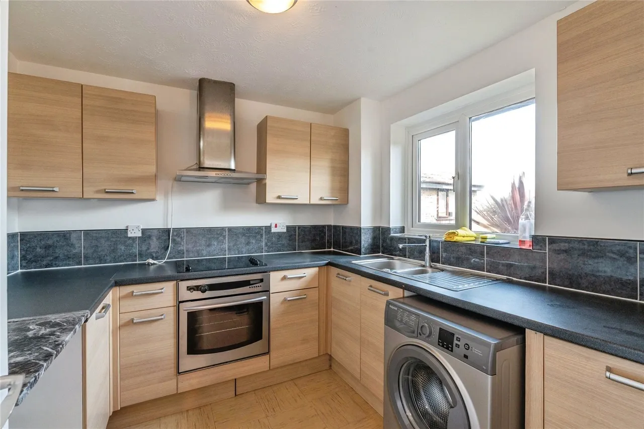 Conway Gardens, Grays, RM17, photo 3