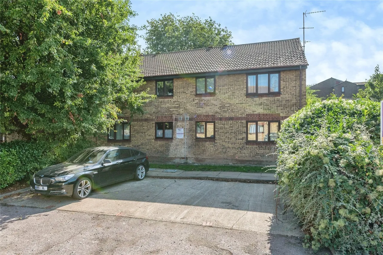 Conway Gardens, Grays, RM17, photo 13