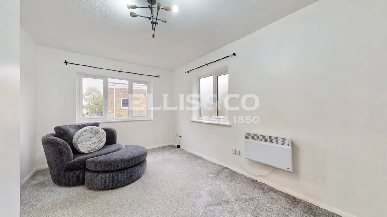 Caroline Close, West Drayton, UB7, photo 2