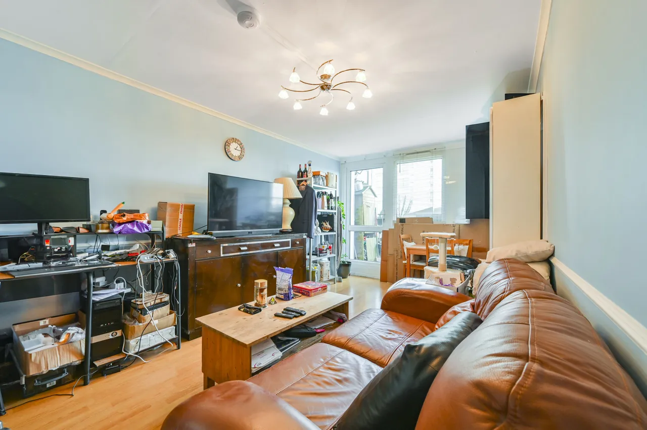 2 bed flat for sale — 64 Wilmcote House, Woodchester Square, London