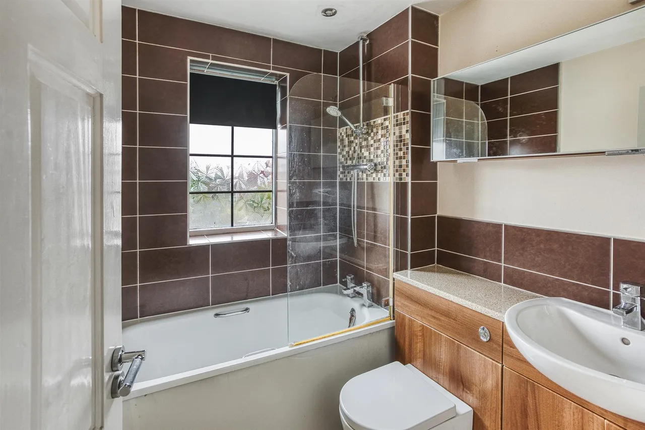 Maypole Lane, Littleover, photo 9