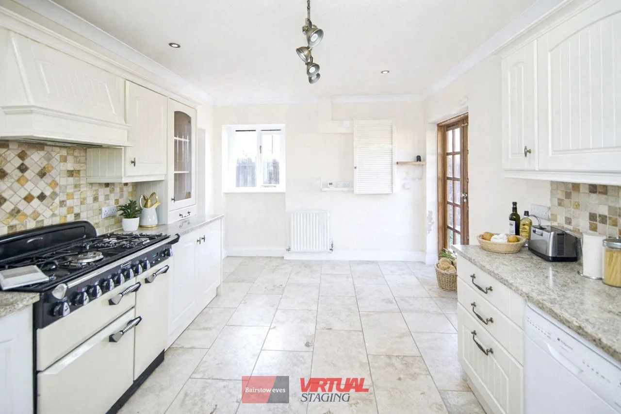 Coleshill Road, NUNEATON, Warwickshire, CV10, photo 2