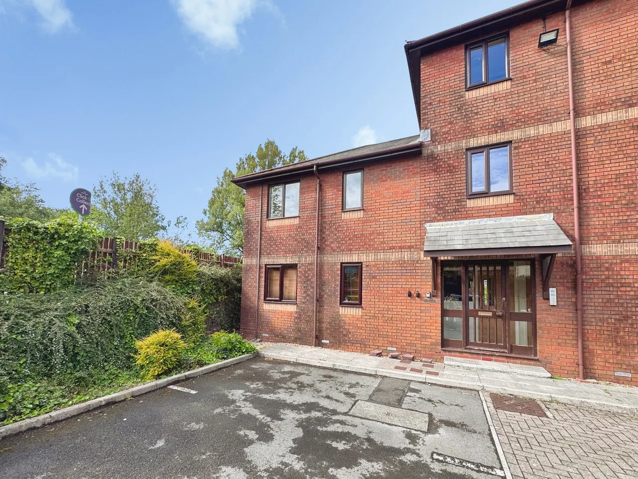 1 bed flat for sale — 3 Castle Quay, The Latt, Neath, SA11 3L