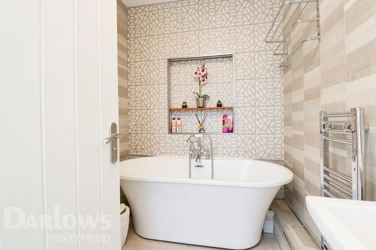 Woodland Crescent, Mountain Ash, photo 33