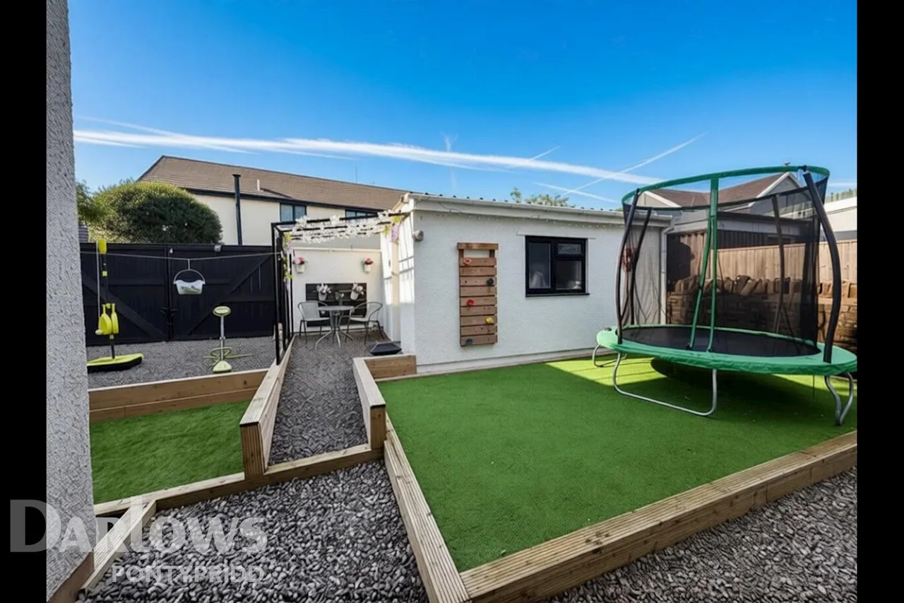 Woodland Crescent, Mountain Ash, photo 38