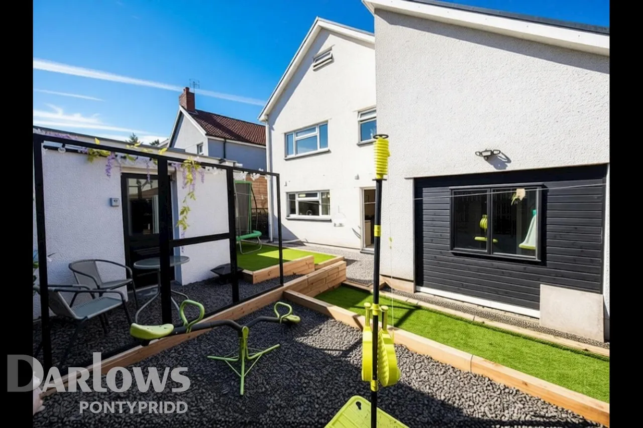 Woodland Crescent, Mountain Ash, photo 40