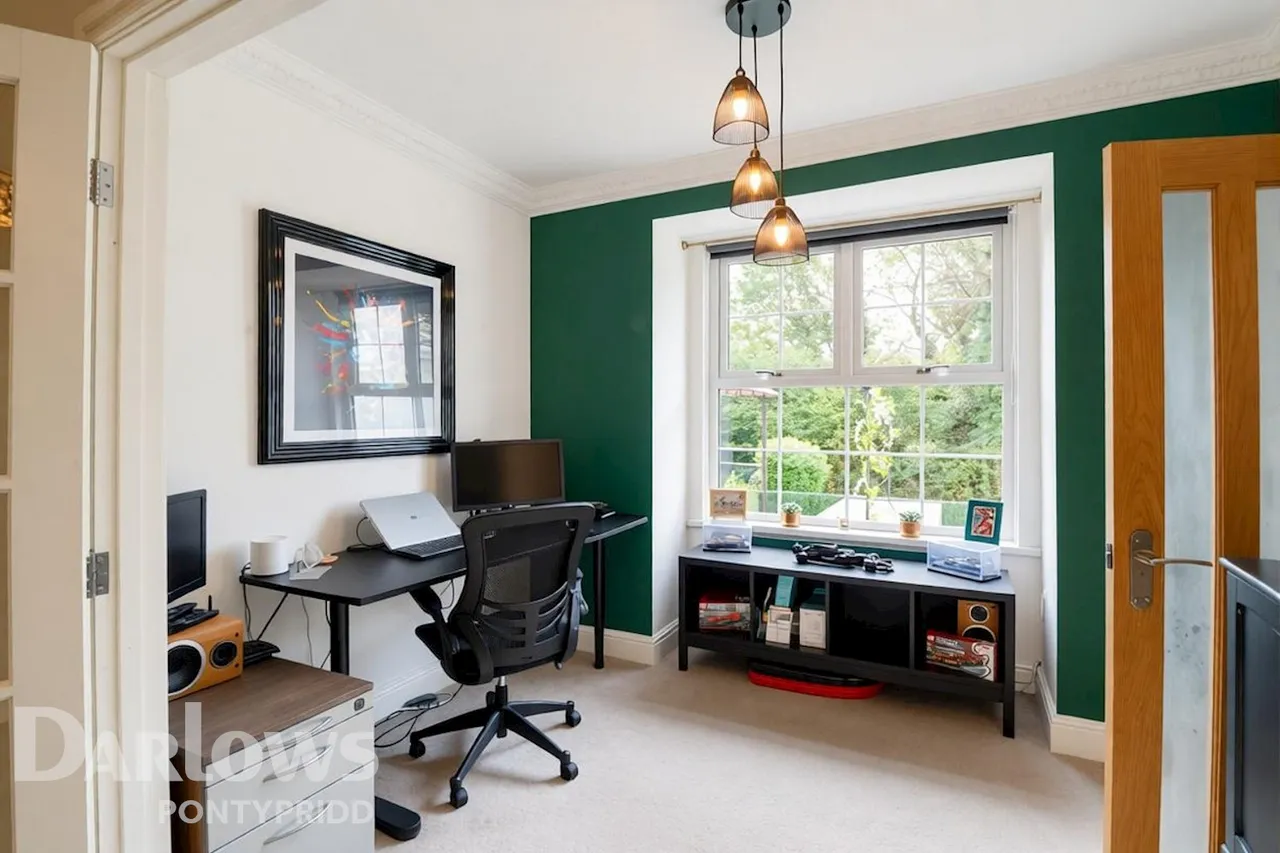 Woodland Crescent, Mountain Ash, photo 12