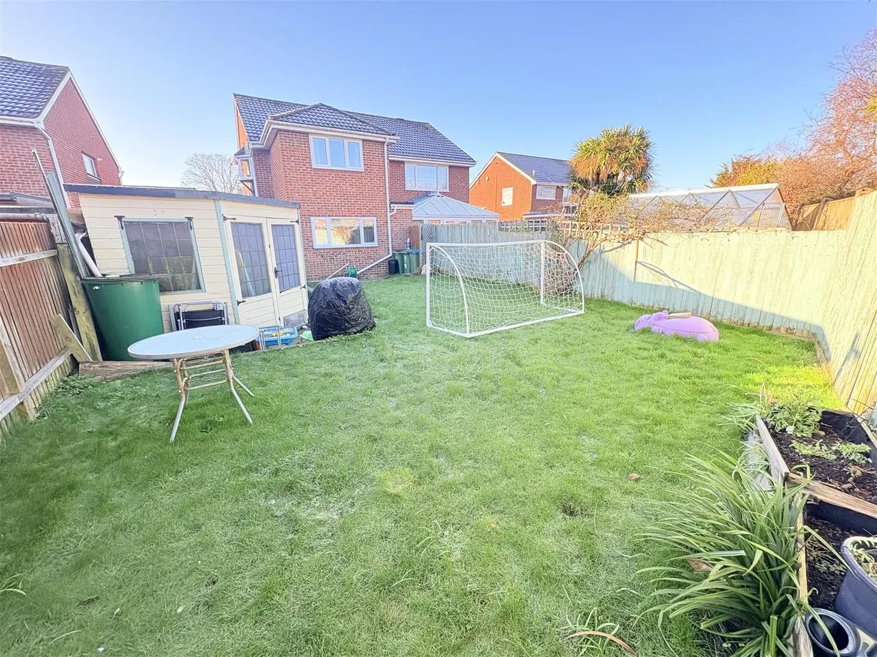 Ditton Close, Stubbington, Fareham, photo 2