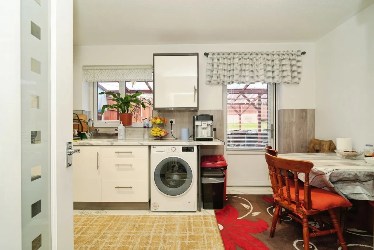 Brindle Heath Road, SALFORD, Lancashire, M6, photo 3