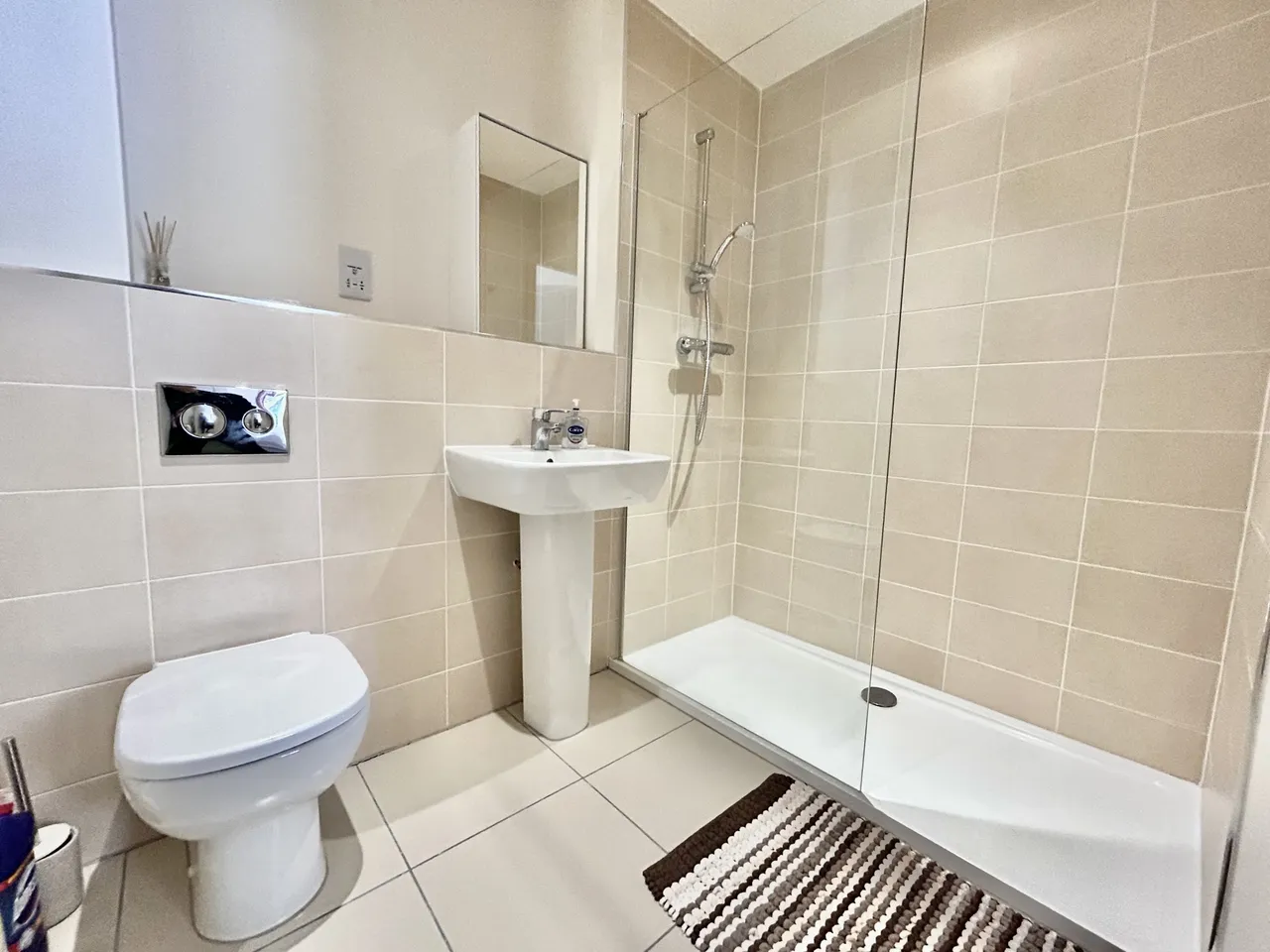 Connaught Court, Harrogate, HG1, photo 9