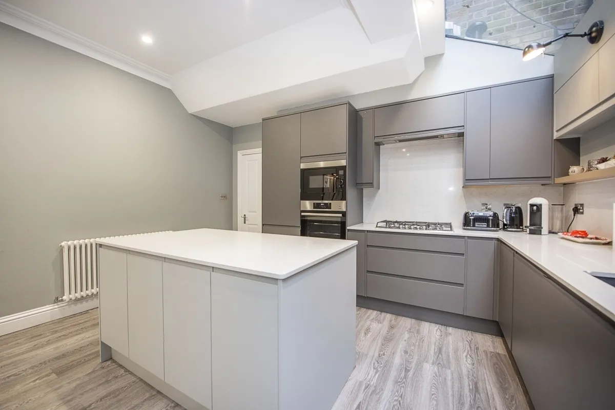 Barcombe Avenue London SW2, photo 2