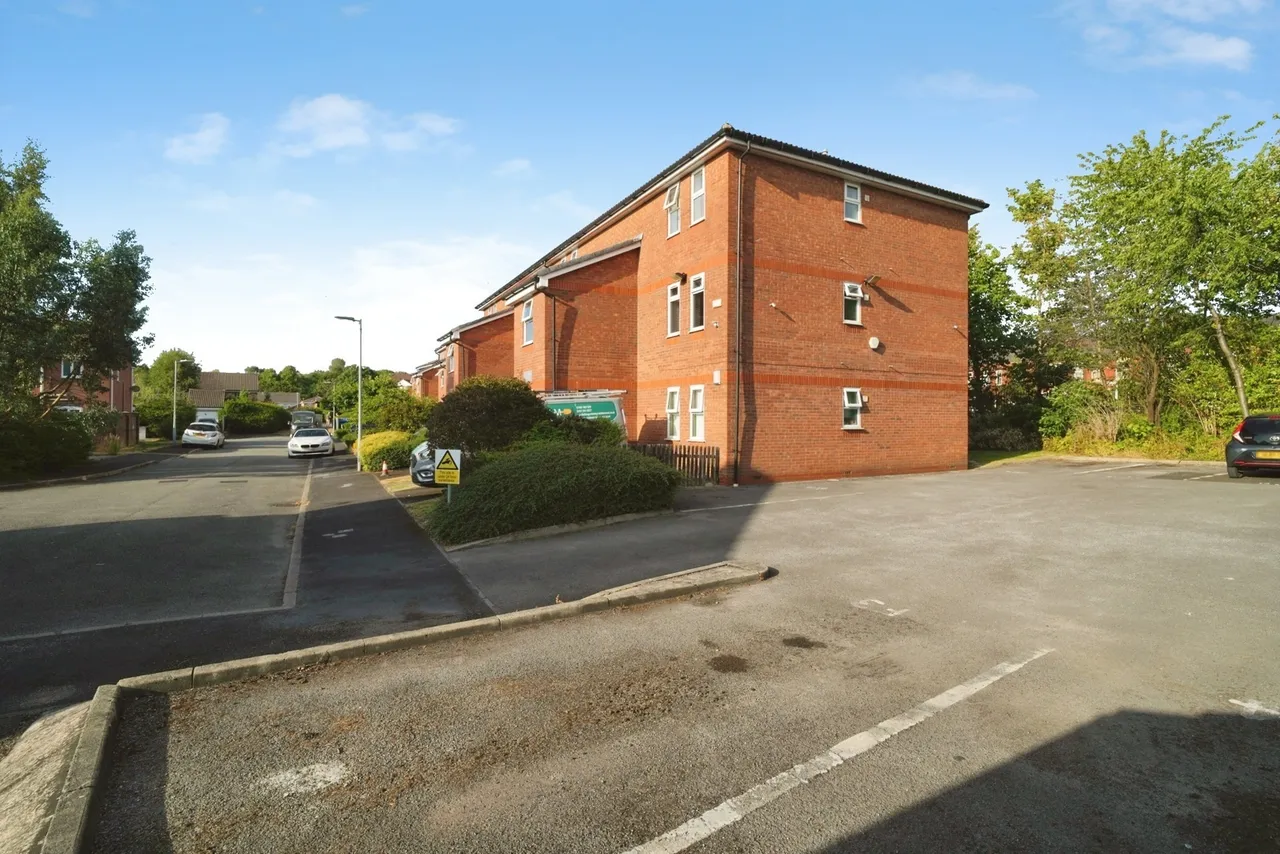 Montonmill Gardens, Eccles, Manchester, Greater Manchester, M30, photo 12