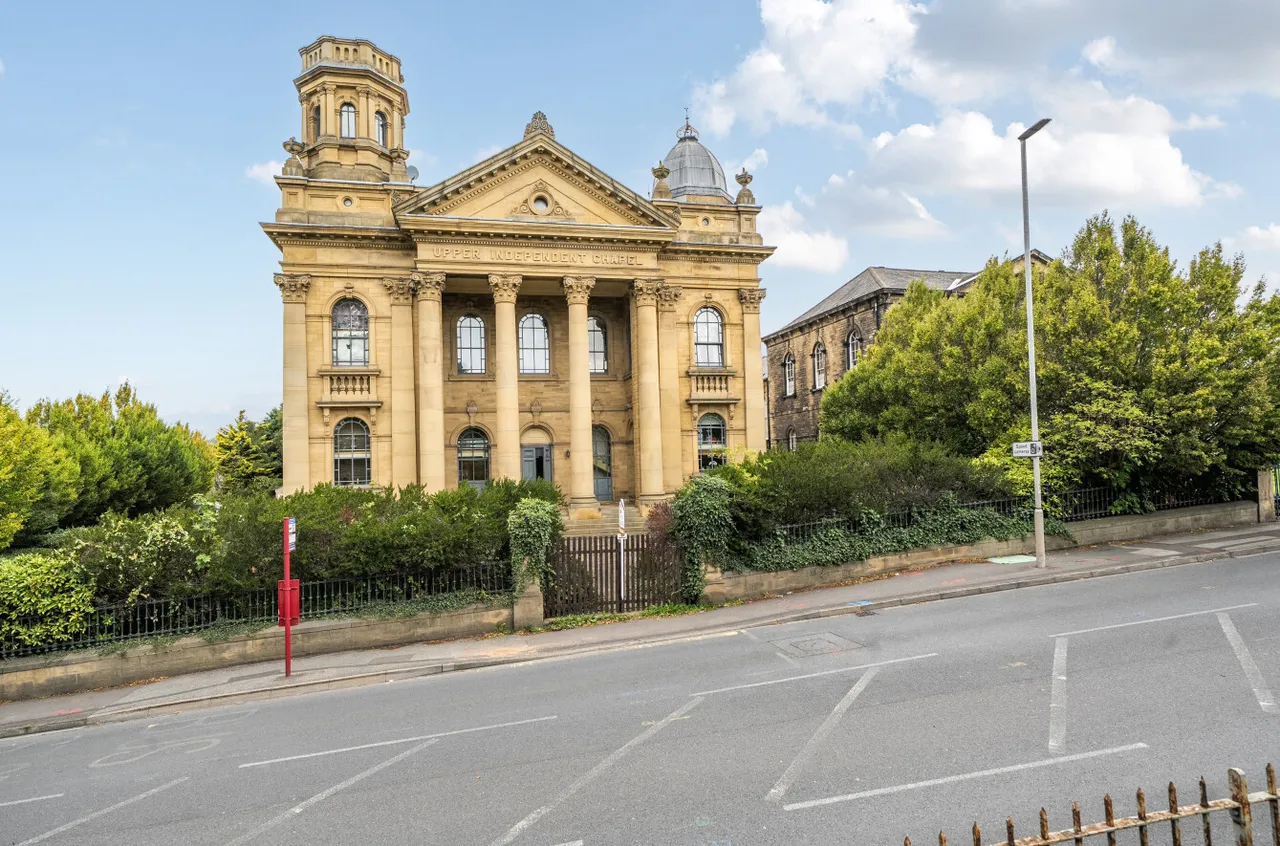 High Street, Heckmondwike, WF16, photo 10