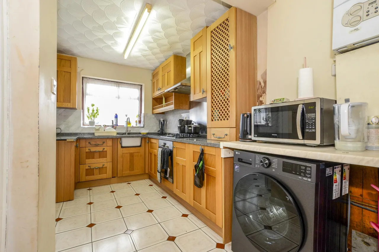 Kings Avenue, Greenford, UB6, photo 9