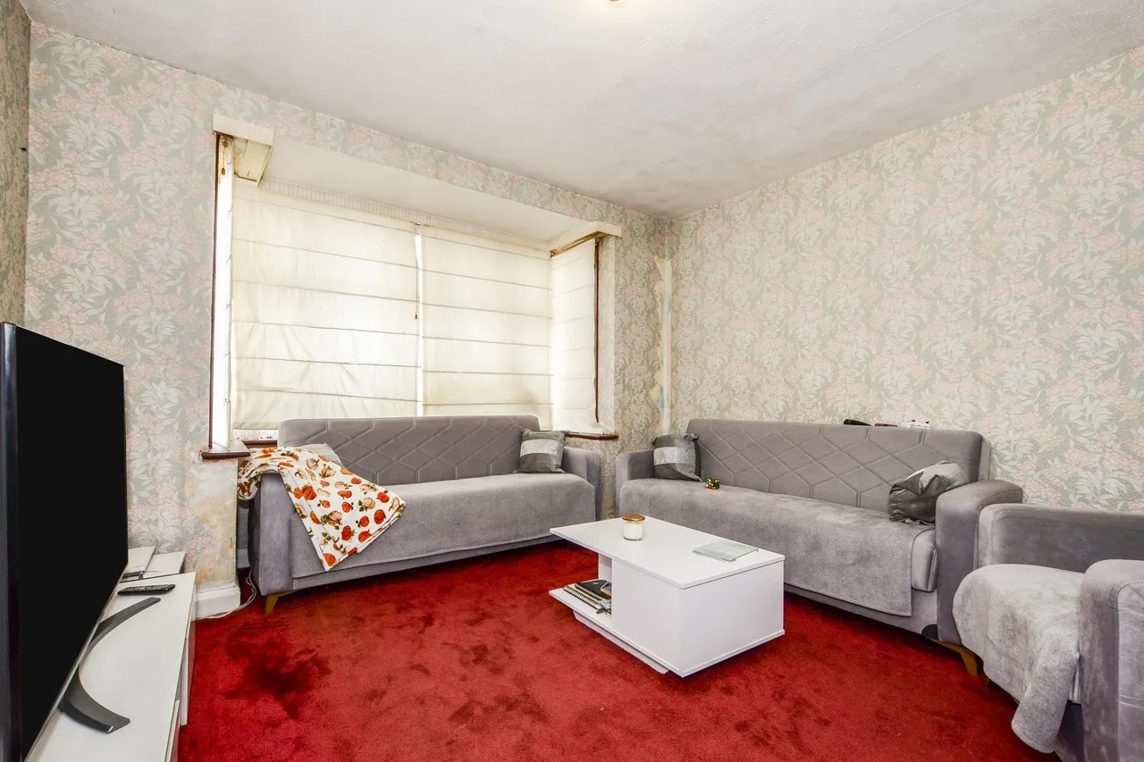Kings Avenue, Greenford, UB6, photo 5