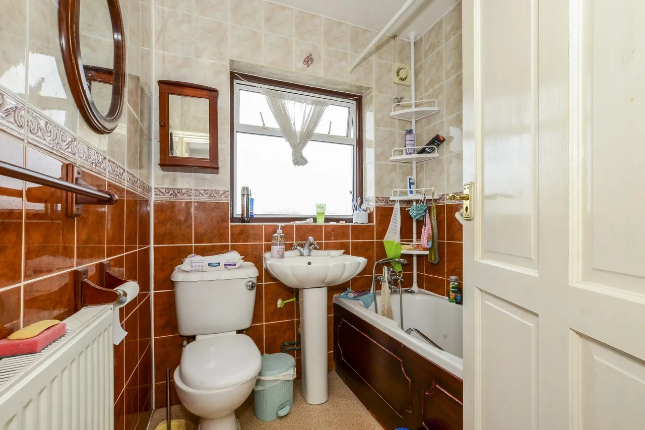 Kings Avenue, Greenford, UB6, photo 15
