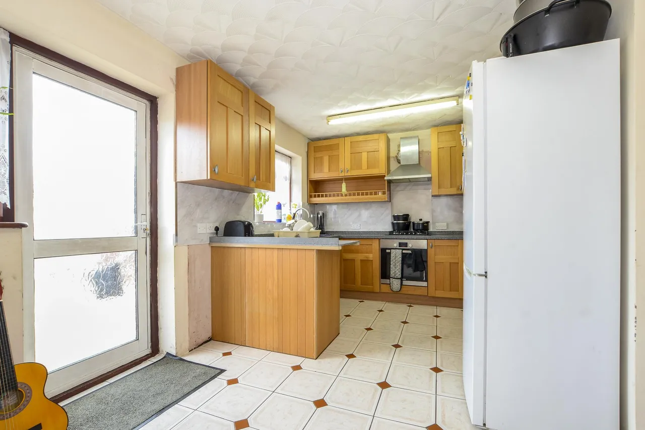 Kings Avenue, Greenford, UB6, photo 12