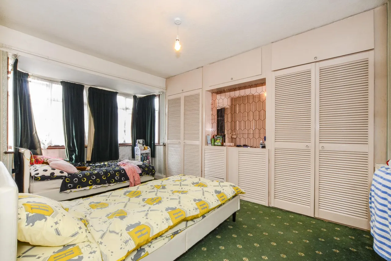 Kings Avenue, Greenford, UB6, photo 4