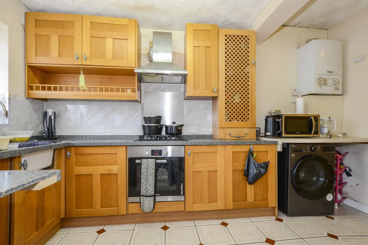 Kings Avenue, Greenford, UB6, photo 11