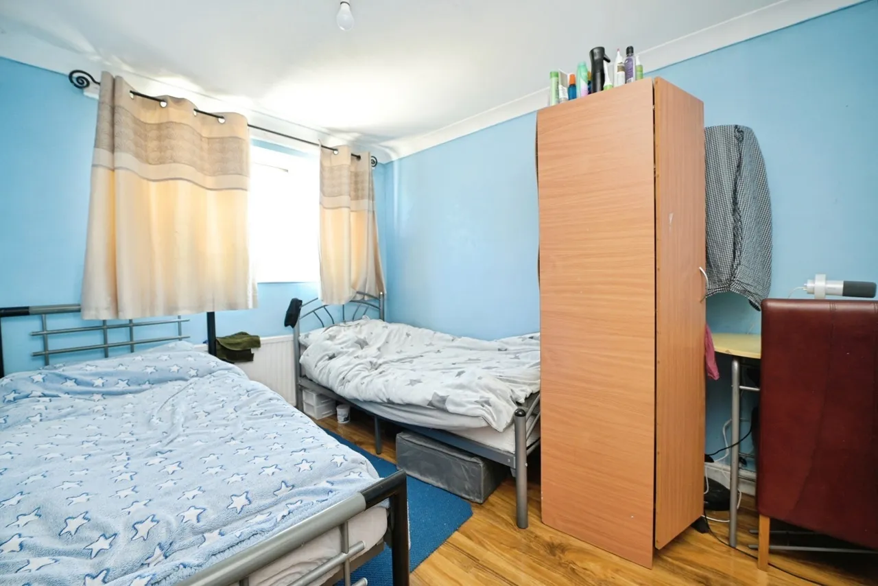 Hillrise Road, Collier Row, Romford, Havering, RM5, photo 15