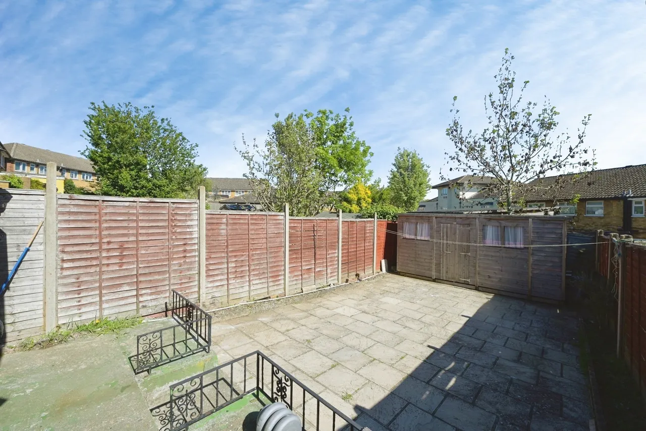 Hillrise Road, Collier Row, Romford, Havering, RM5, photo 21